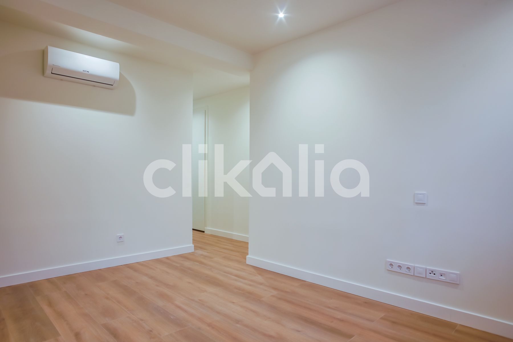 Flat for sale in  Madrid Capital  with Air Conditioner, Heating and Terrace