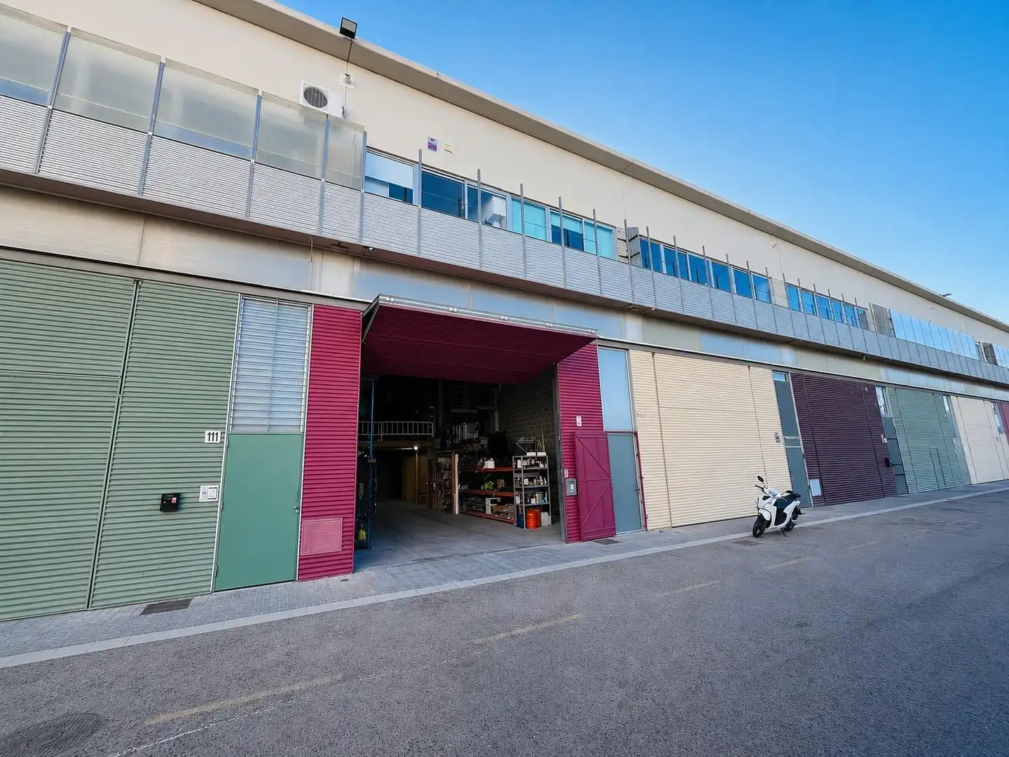 Vista exterior de Nau industrial de lloguer en Vilanova i la Geltrú