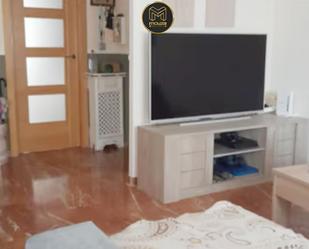 Living room of Flat for sale in  Jaén Capital  with Air Conditioner, Heating and Storage room