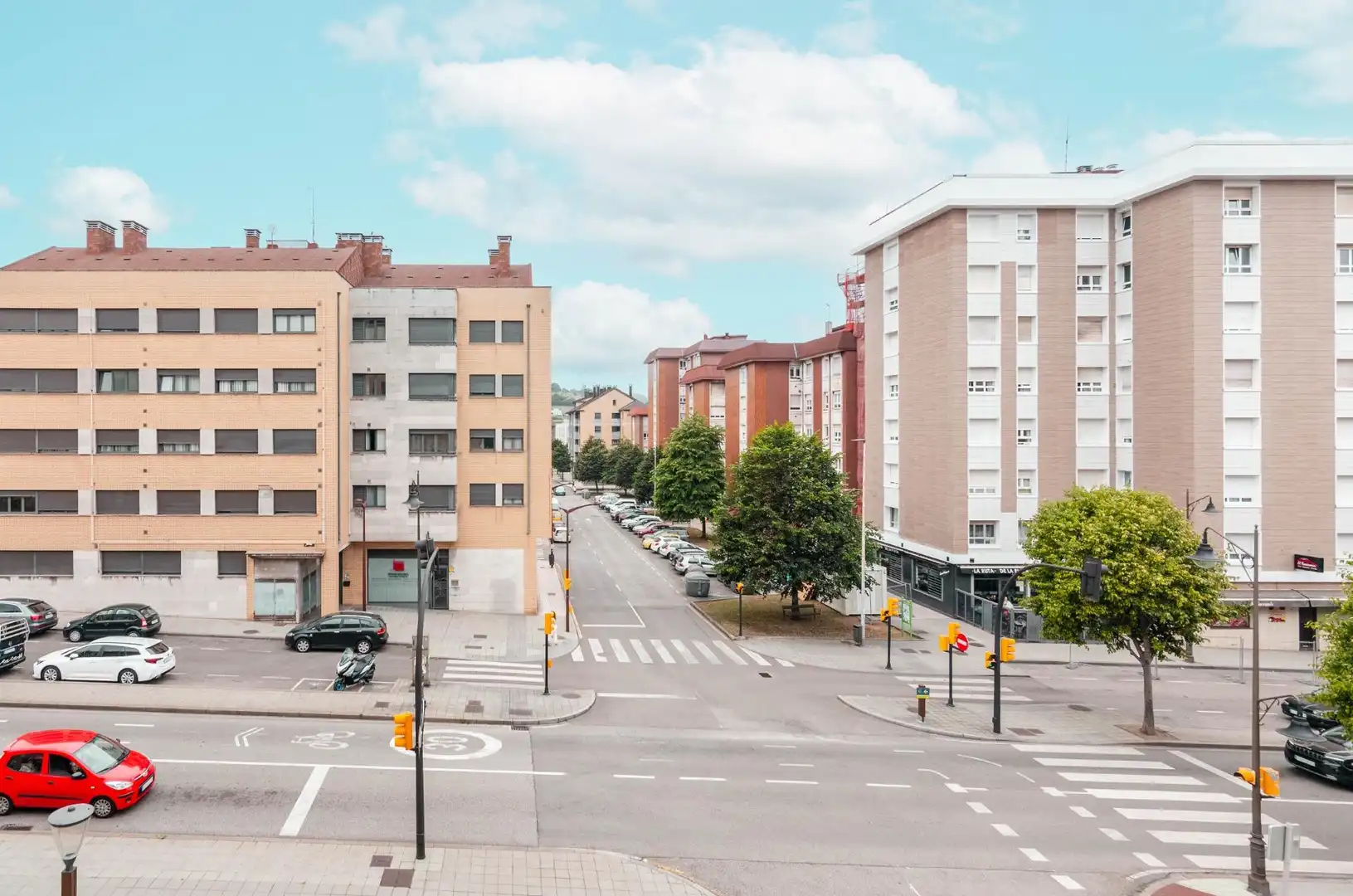Flat with terrace for sale in Calle MANOLO QUIROS 2, imagen 42