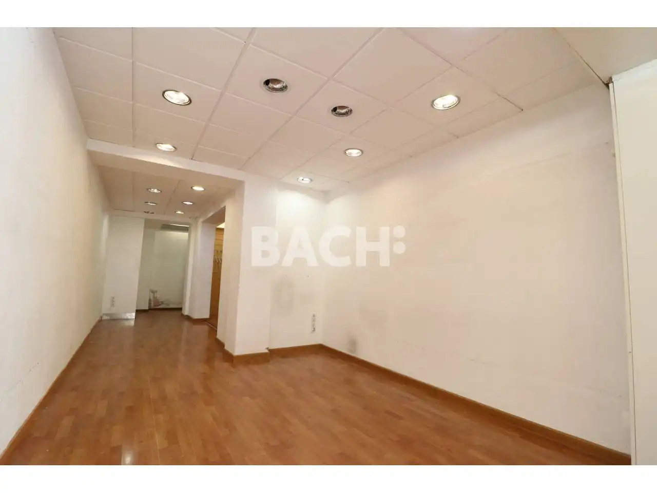 Local de alquiler en Calle Gurb, 27, Centre