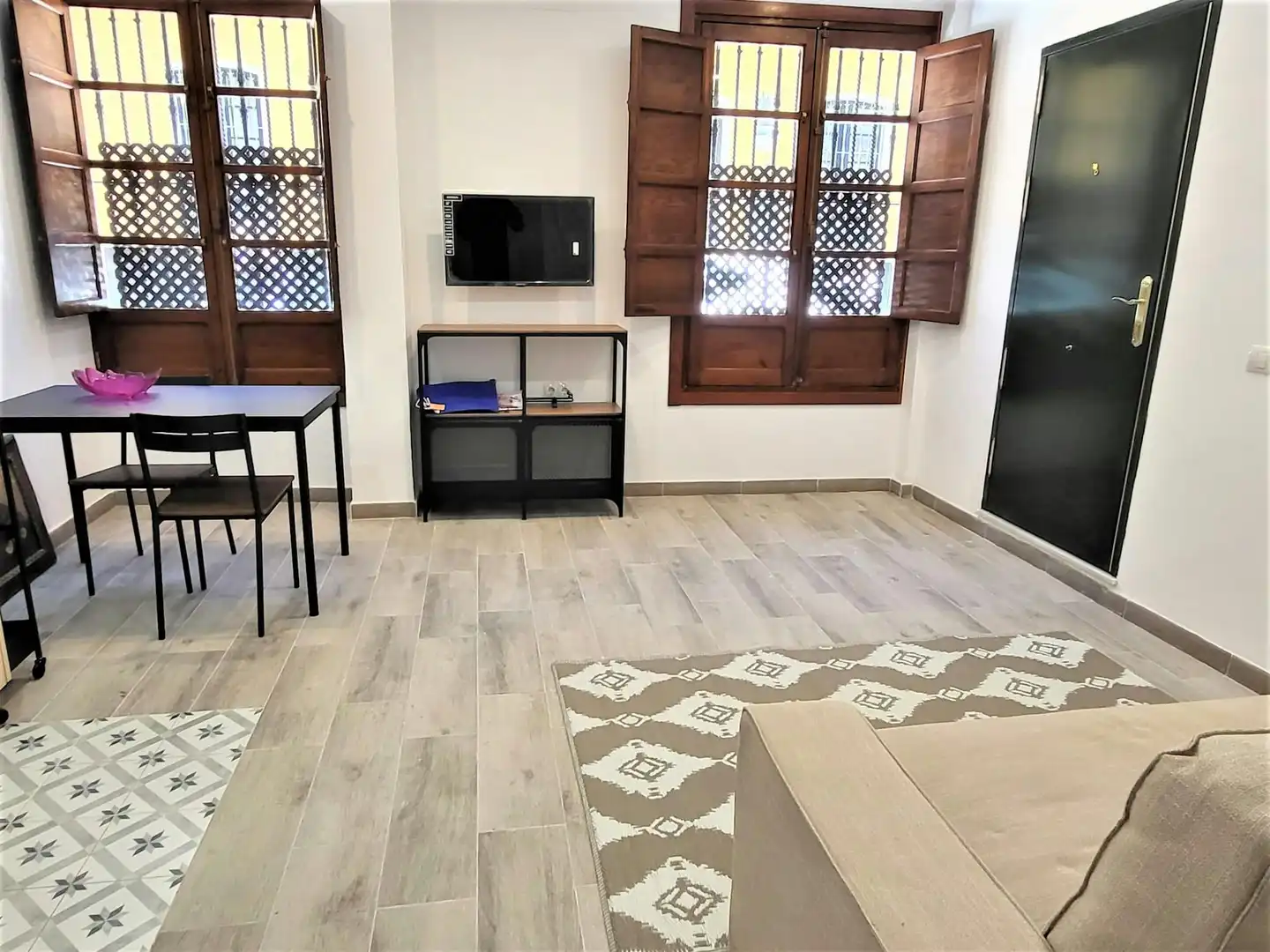 Wohnzimmer von Wohnung zur Miete in Sevilla mit Klimaanlage, Heizung und Privatgarten