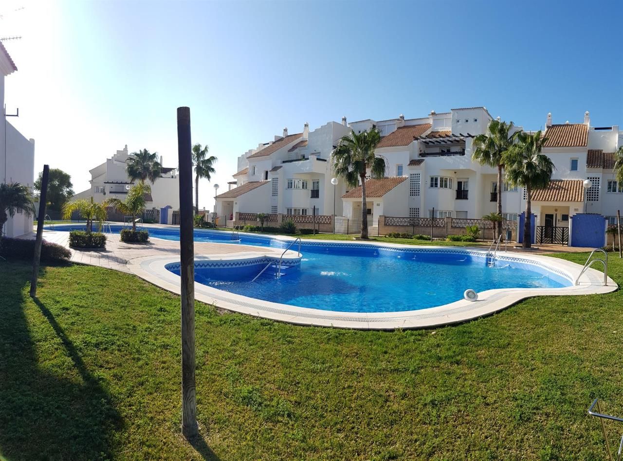 Swimming pool of Planta baja for sale in Benalmádena  with Swimming Pool and Furnished