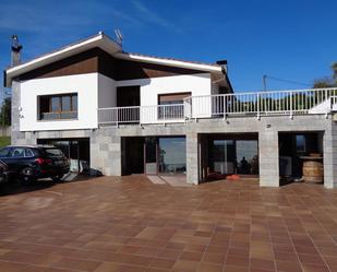 Vista exterior de Casa o xalet en venda en Siero amb Terrassa i Piscina