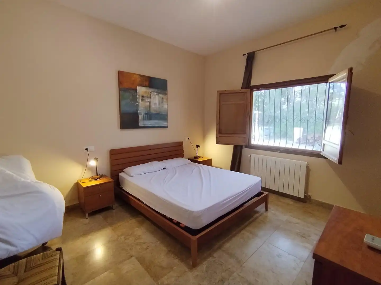 Dormitori de Finca rústica en venda en Relleu amb Aire condicionat, Jardí privat i Terrassa
