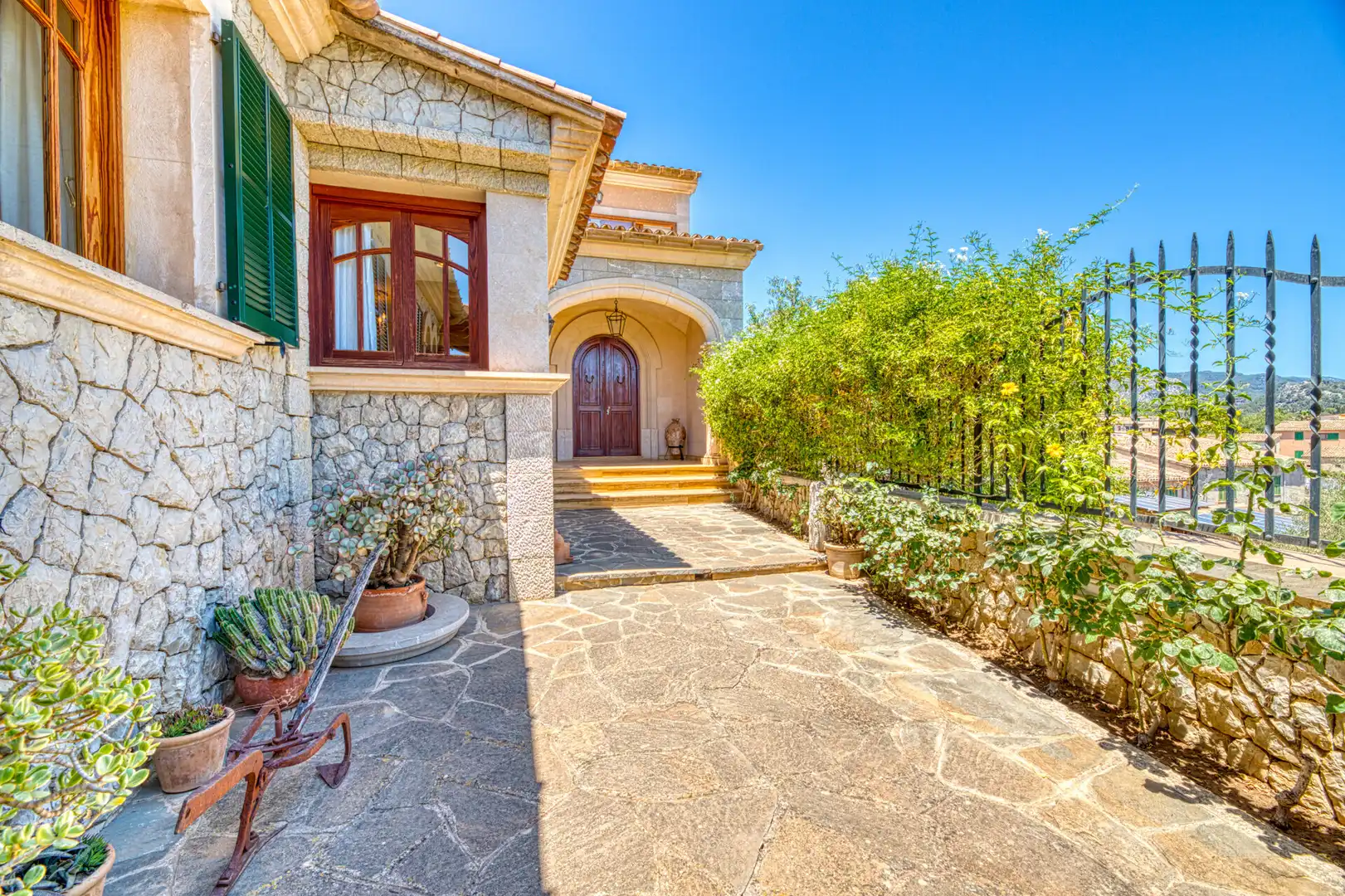 Houses for sale in Calvià  with Private garden