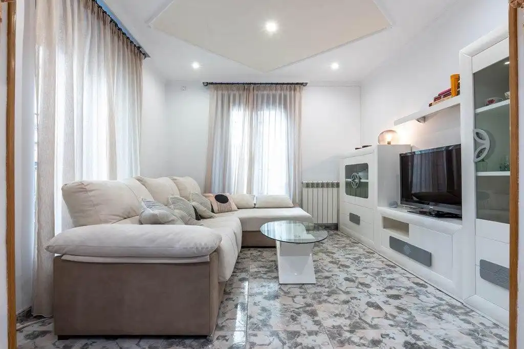 Piso en venta en Calle Águila 18