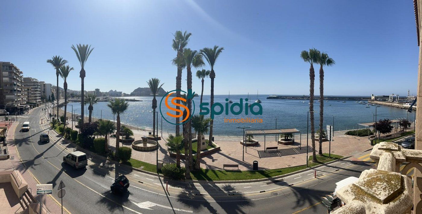 Vista exterior de Edifici en venda en Águilas