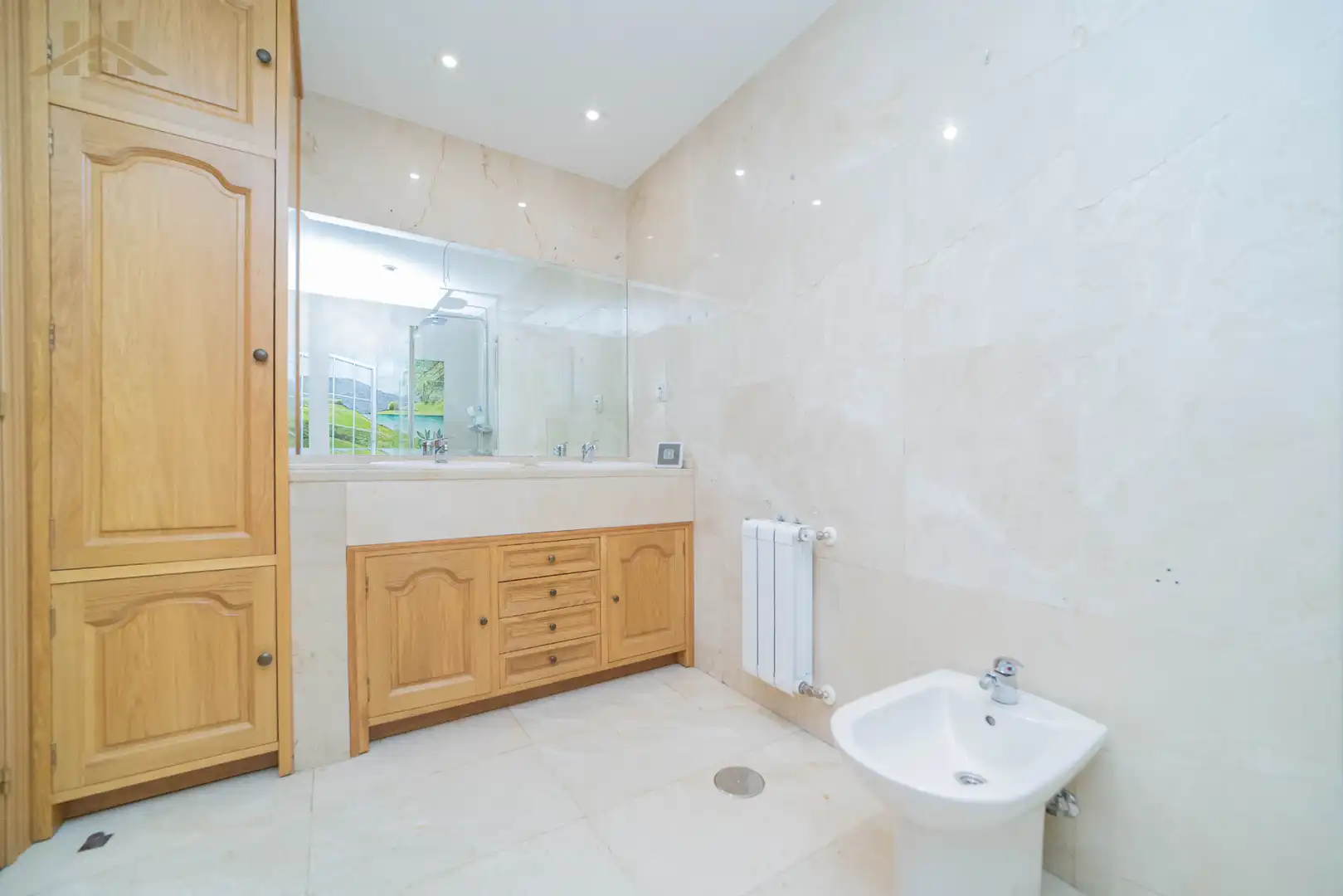 Badezimmer von Wohnung zum Verkauf in Madrid mit Klimaanlage, Heizung und Parkett