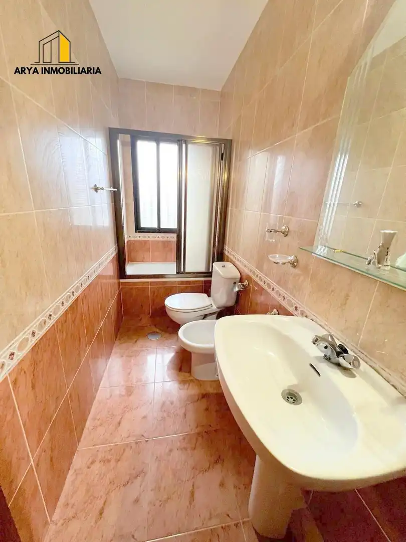 Baño de Casa o chalet en venta en Galápagos con Jardín privado, Terraza y Trastero