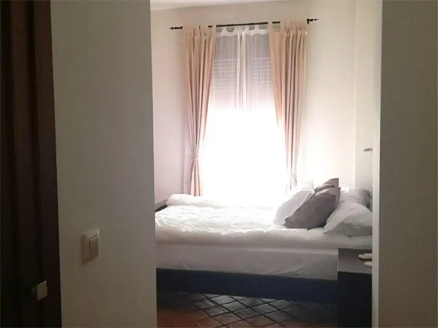 Dormitori de Pis en venda en Camas amb Aire condicionat, Moblat i Balcó