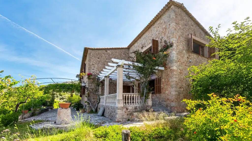 Country house with garden for sale in Sóller
