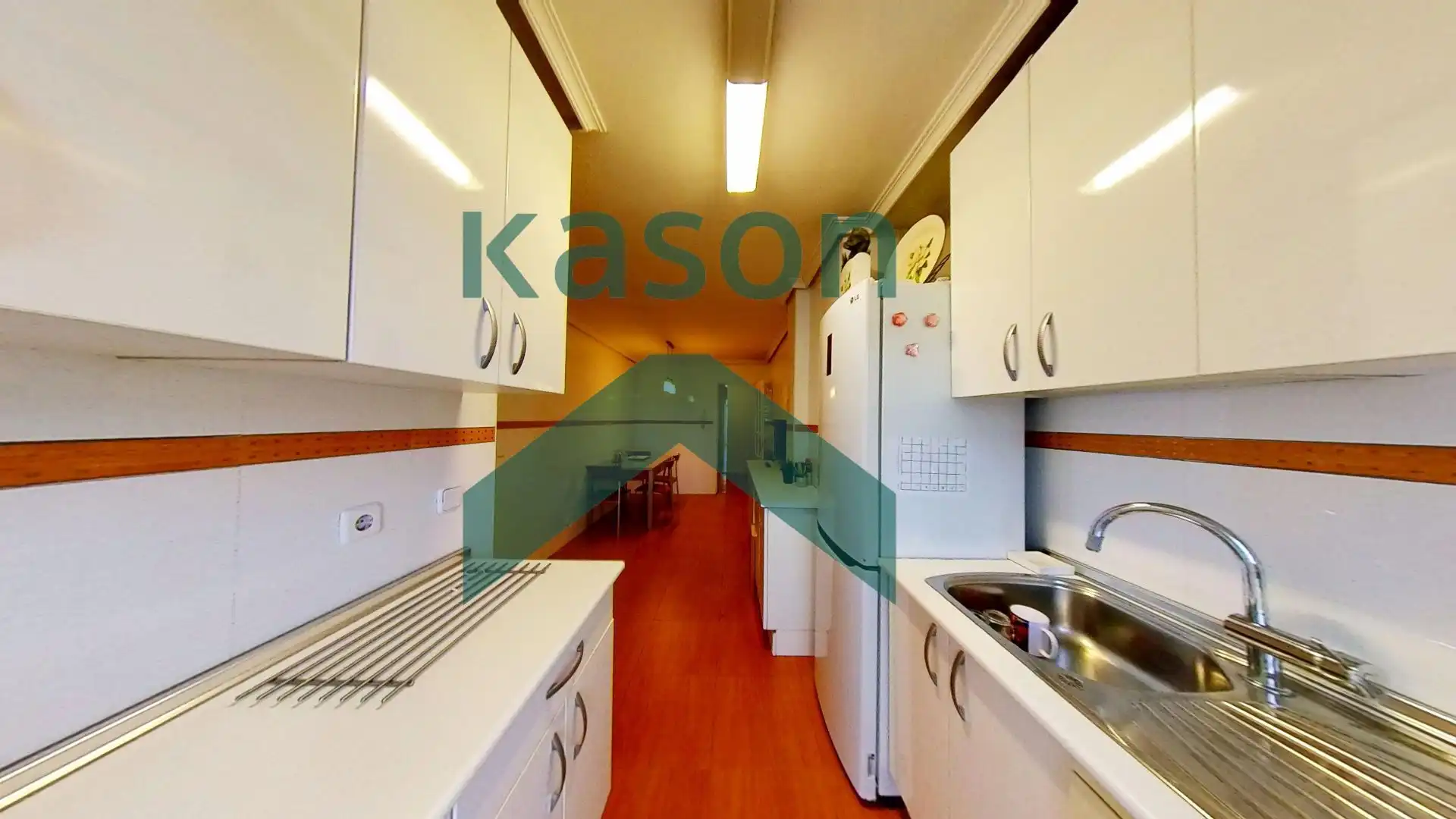 Kitchen of Flat for sale in Madrid  with Heating and Storage room