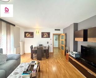 Living room of Flat for sale in Barberà del Vallès  with Air Conditioner, Heating and Parquet flooring