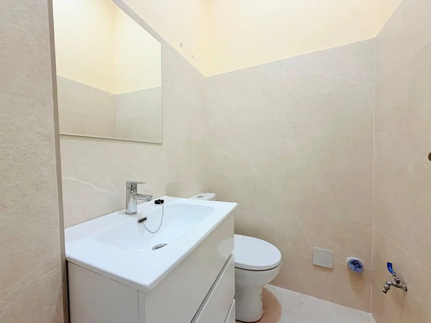 Baño de Local de alquiler en Avilés