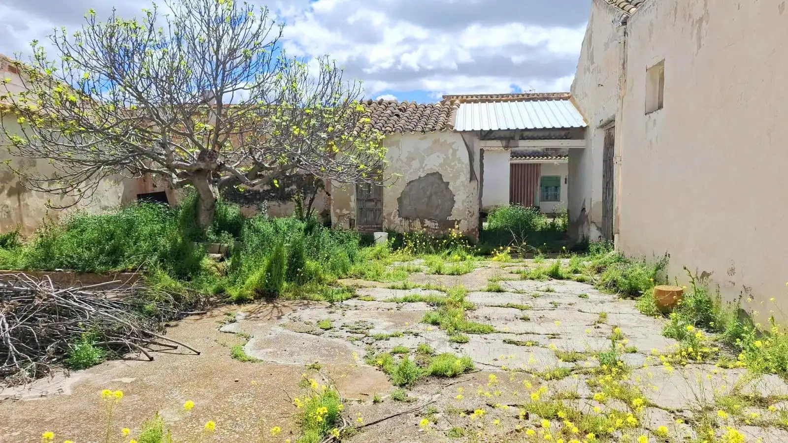 Casa o chalet en venta en Barrax con Calefacción, Terraza y Trastero