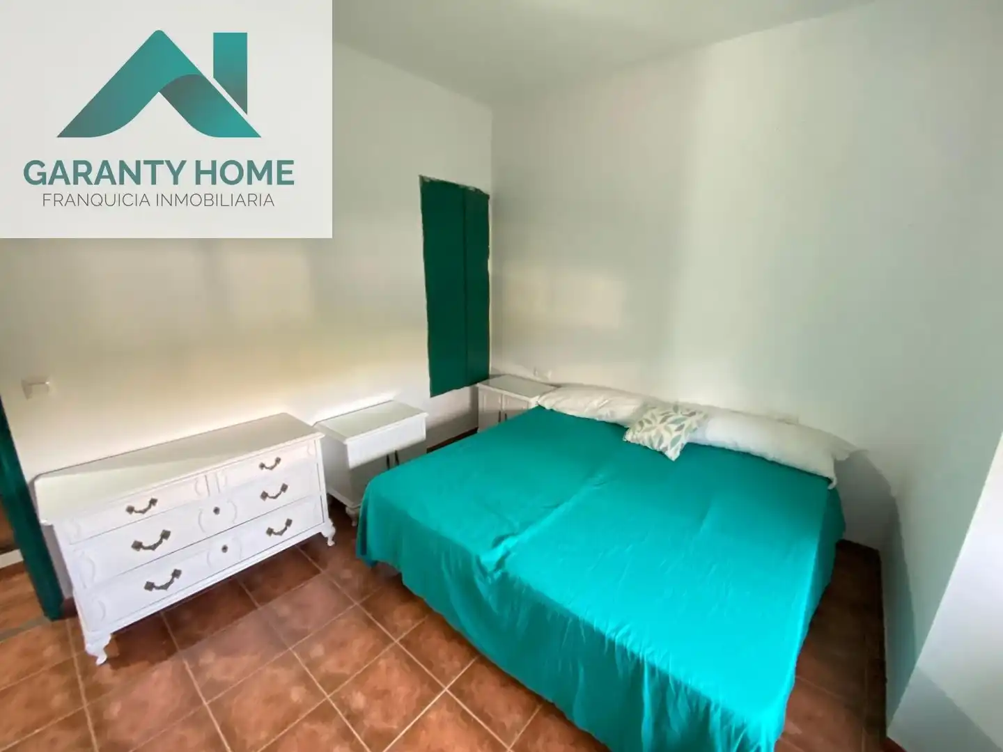 Habitación de Finca rústica de alquiler en Jaén con Amueblado y Piscina comunitaria