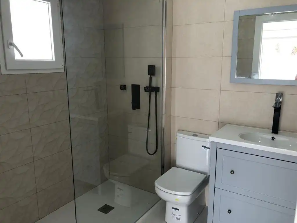 Bany de Casa o xalet en venda en La Nucia amb Aire condicionat, Calefacció i Terrassa