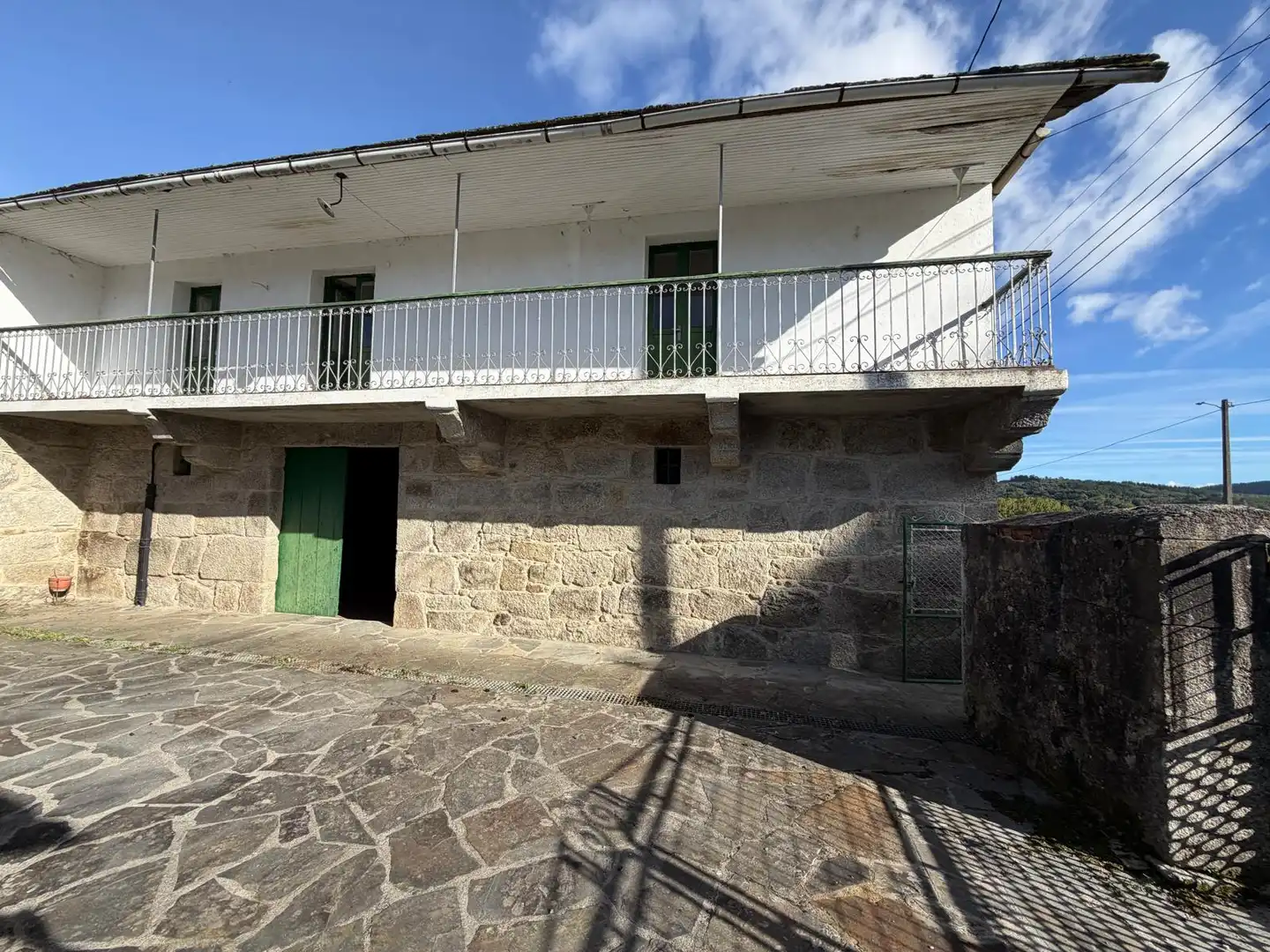 Casa rústica amb terrassa en venda a O Corgo