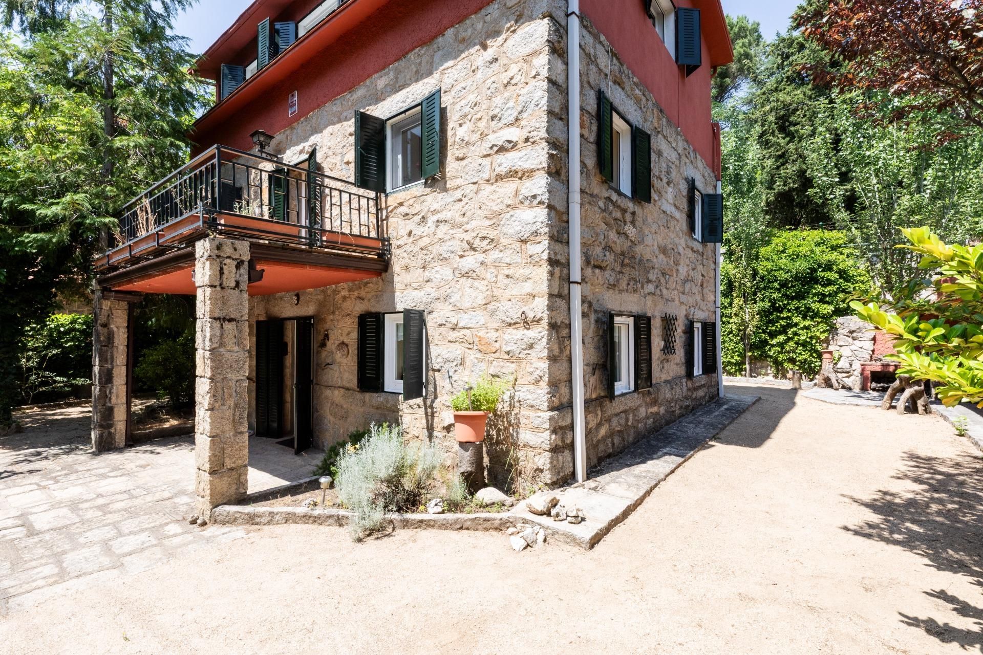 Exterior view of House or chalet for sale in Navacerrada  with Heating and Private garden