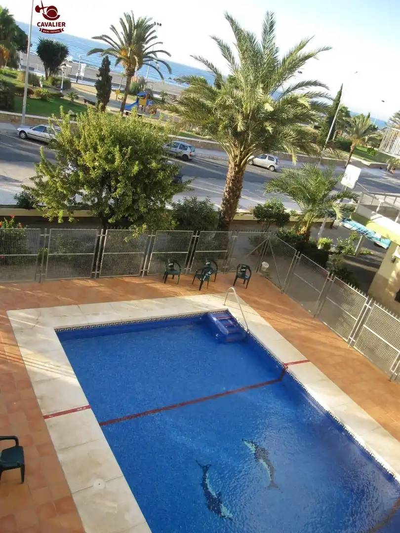 Piscina de Piso de alquiler en Vélez-Málaga con Aire acondicionado, Jardín privado y Terraza