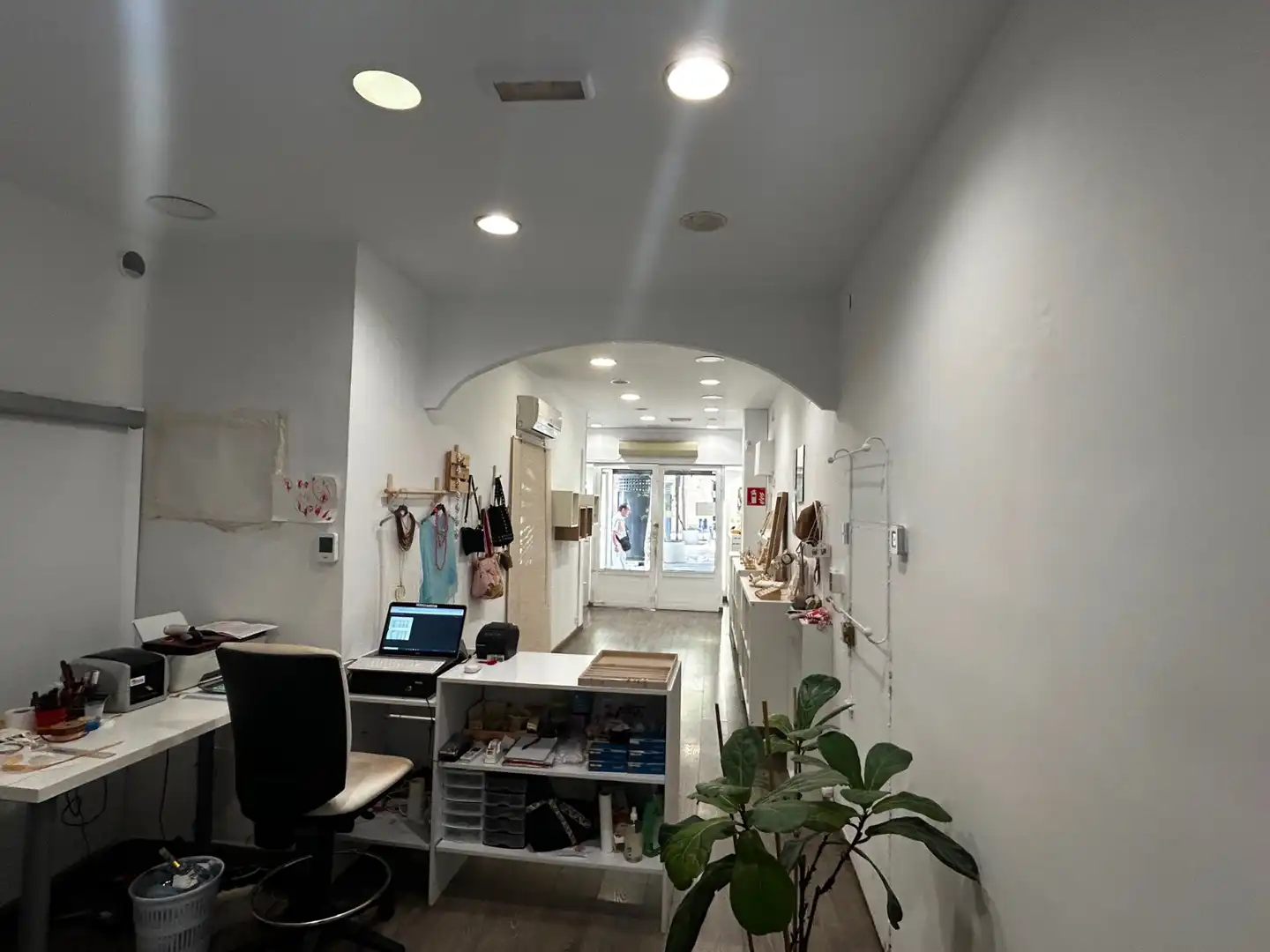 Local en traspaso en Barcelona con Aire acondicionado y Amueblado