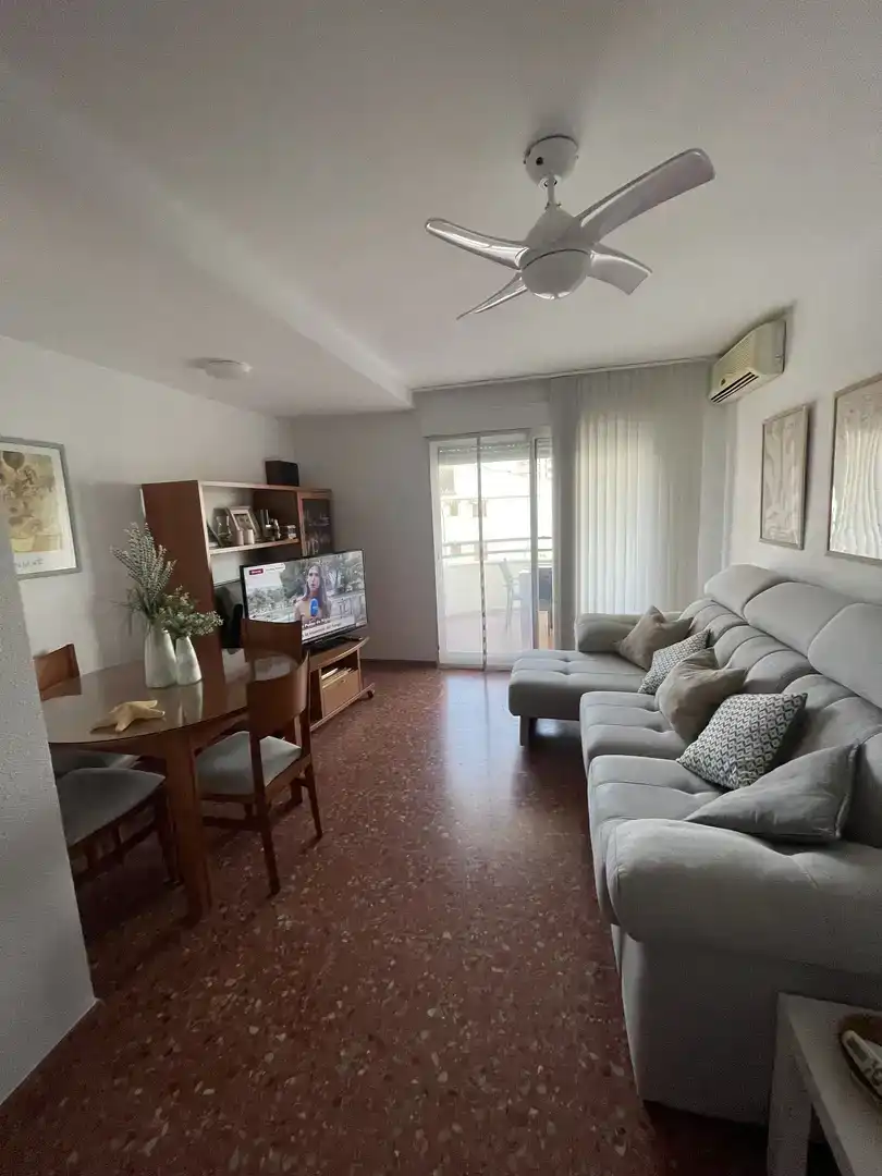Sala d'estar de Apartament en venda en Gandia amb Aire condicionat i Piscina
