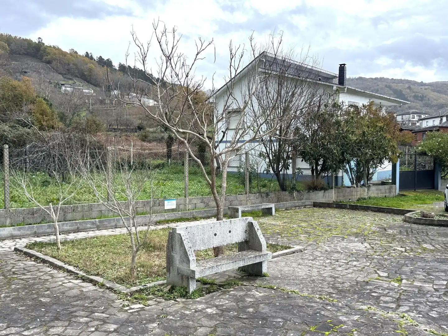 Vista exterior de Casa o chalet en venta en A Teixeira  con Trastero y Amueblado