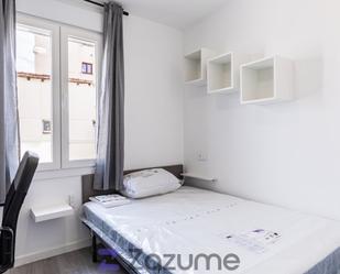 Bedroom of Flat to rent in  Madrid Capital  with Heating, Parquet flooring and Furnished