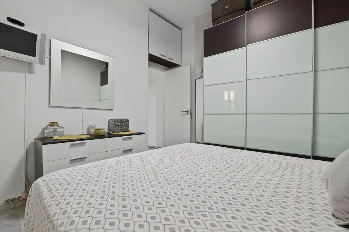 Bedroom of Flat for sale in Sevilla  with Air Conditioner, Heating and Furnished