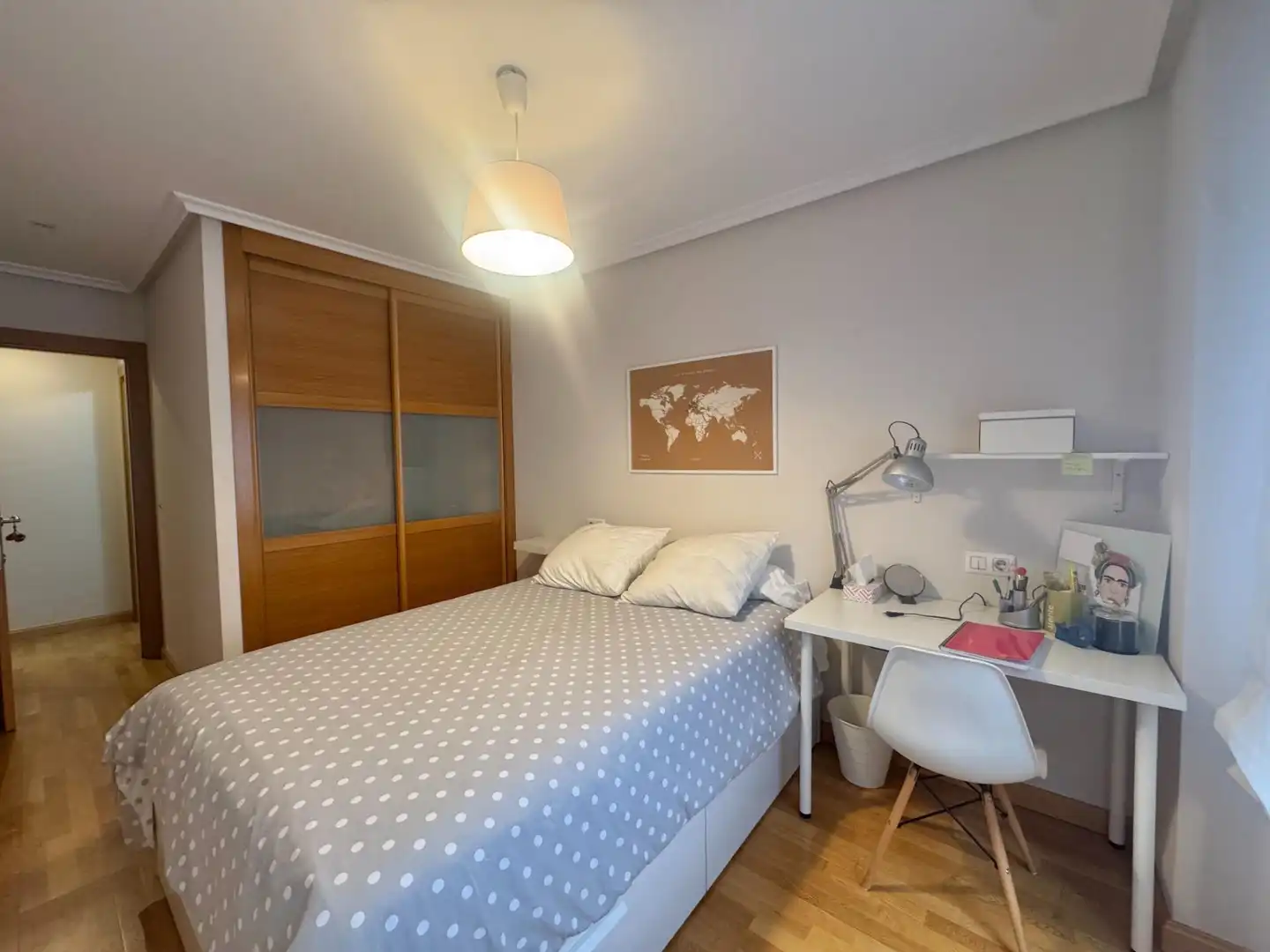 Habitación de Piso en venta en Oviedo  con Calefacción