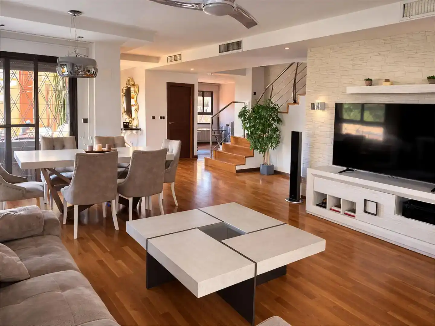 Sala d'estar de Casa o xalet en venda en  Murcia Capital amb Piscina