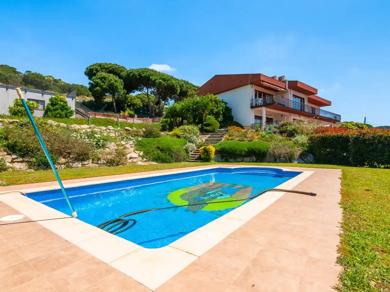 Piscina de Planta baixa en venda en Argentona amb Aire condicionat, Terrassa i Piscina