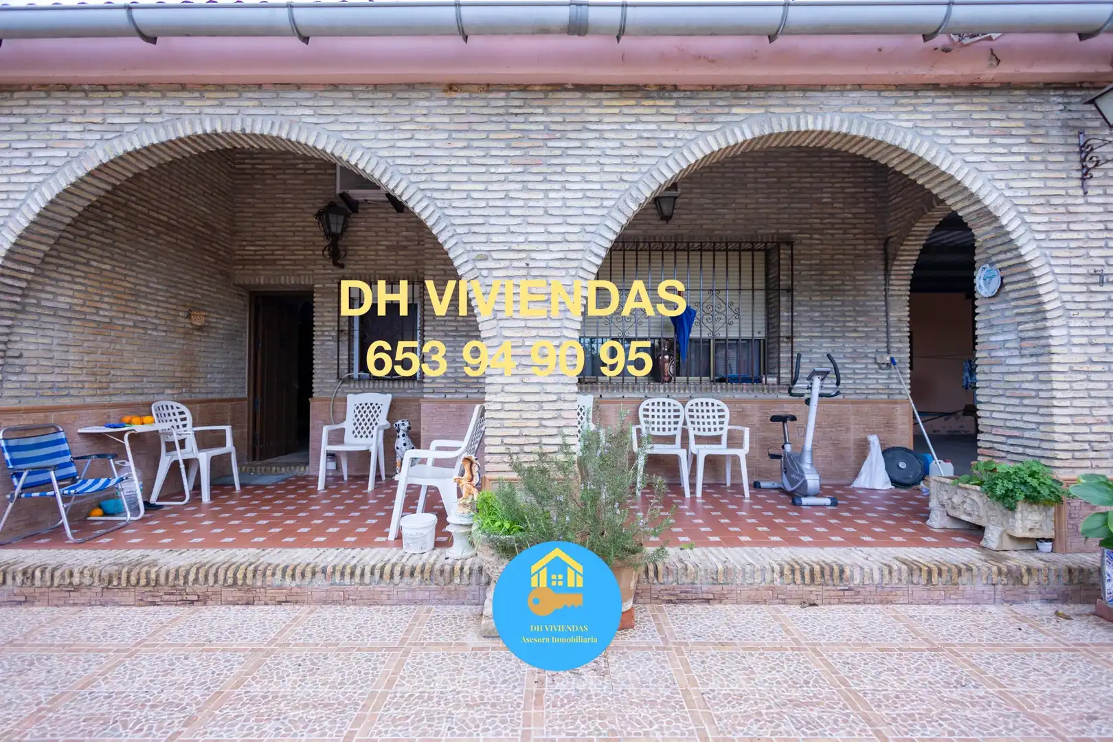 Houses for sale in Dos Hermanas  with Air Conditioner, Private garden and Terrace