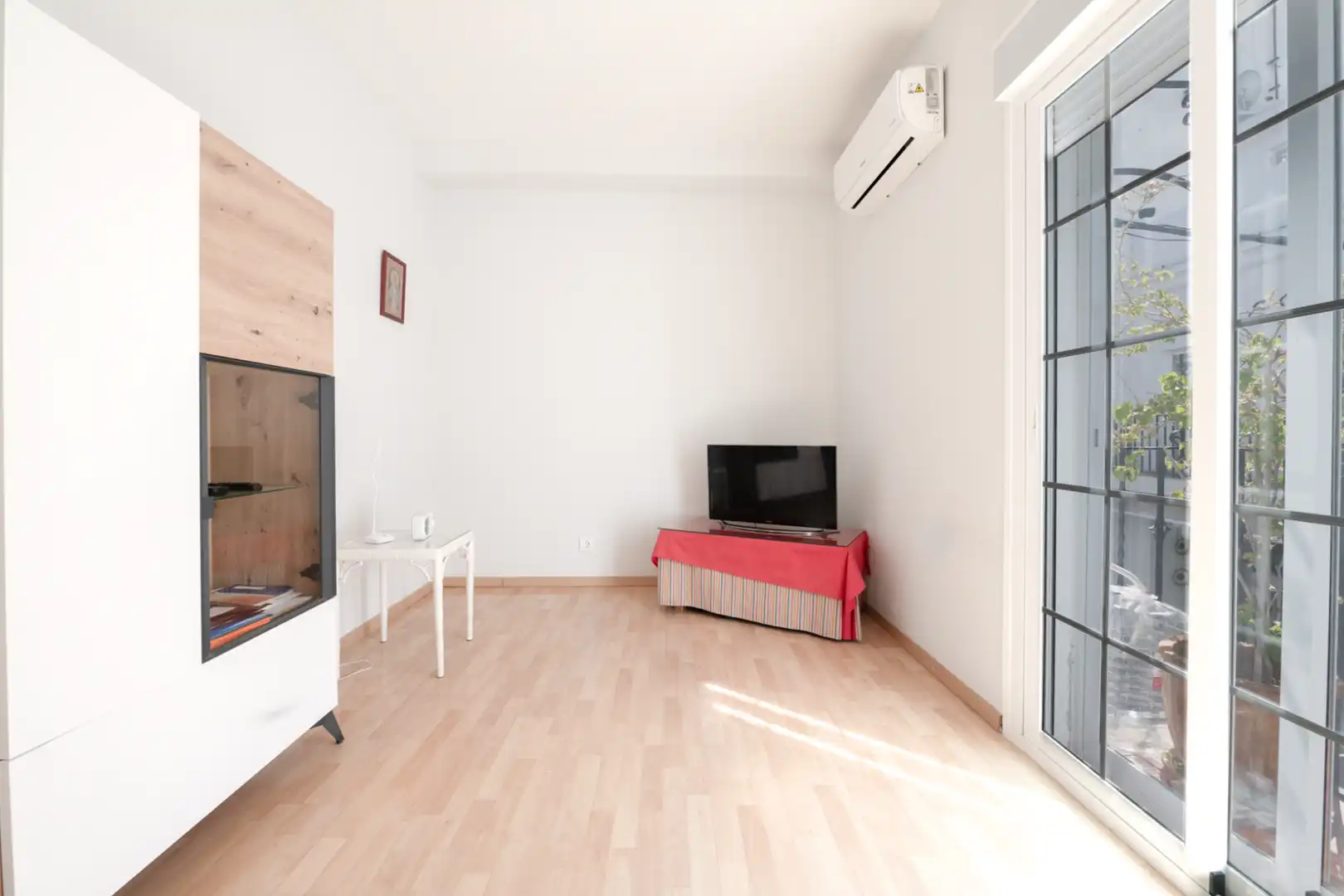 Living room of Apartments for sale in Marbella  with Air Conditioner, Terrace and Furnished