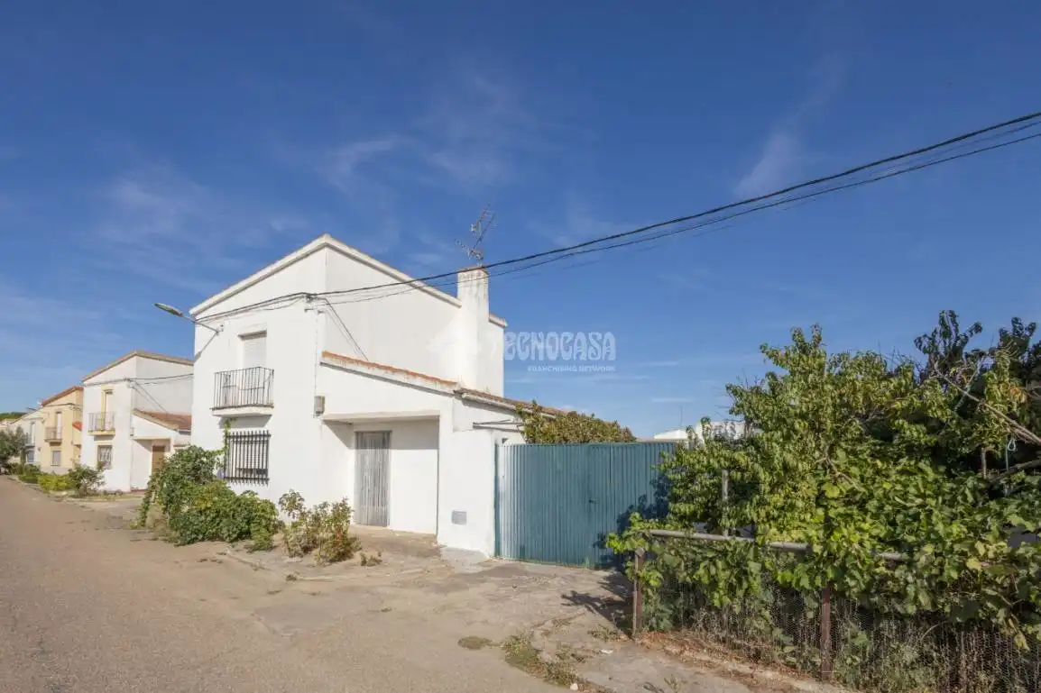 Casa amb jardí en venda a Encinas de Abajo