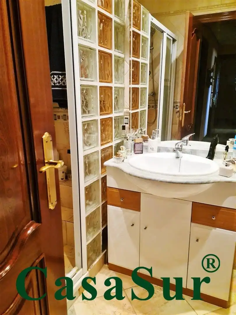 Baño de Piso en venta en Tudela de Duero con Aire acondicionado, Calefacción y Parquet
