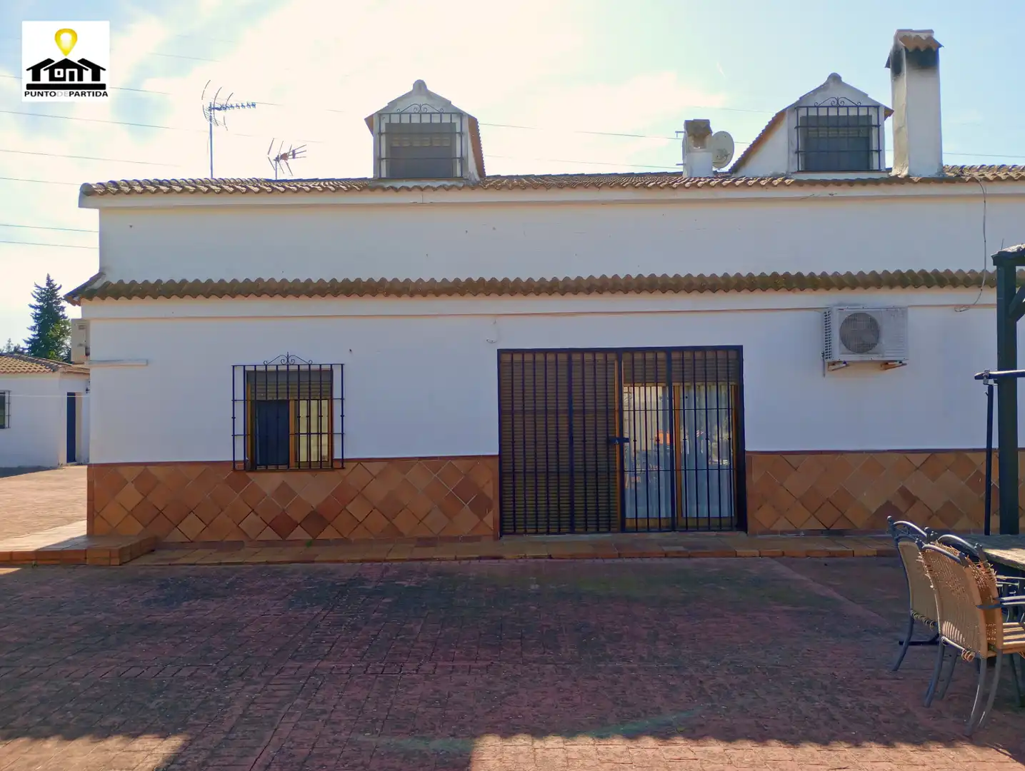 Vista exterior de Casa o chalet en venta en Carmona con Aire acondicionado, Jardín privado y Terraza