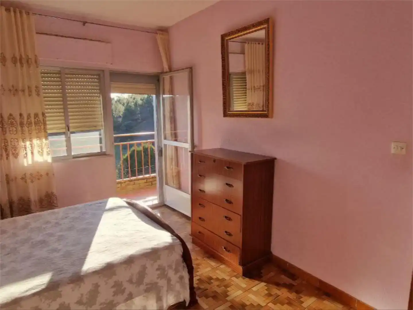 Dormitori de Casa o xalet en venda en Pinofranqueado amb Jardí privat, Traster i Moblat