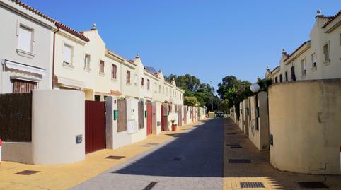 Foto 5 de Casa adosada en venta en Pozoalbero, Cádiz