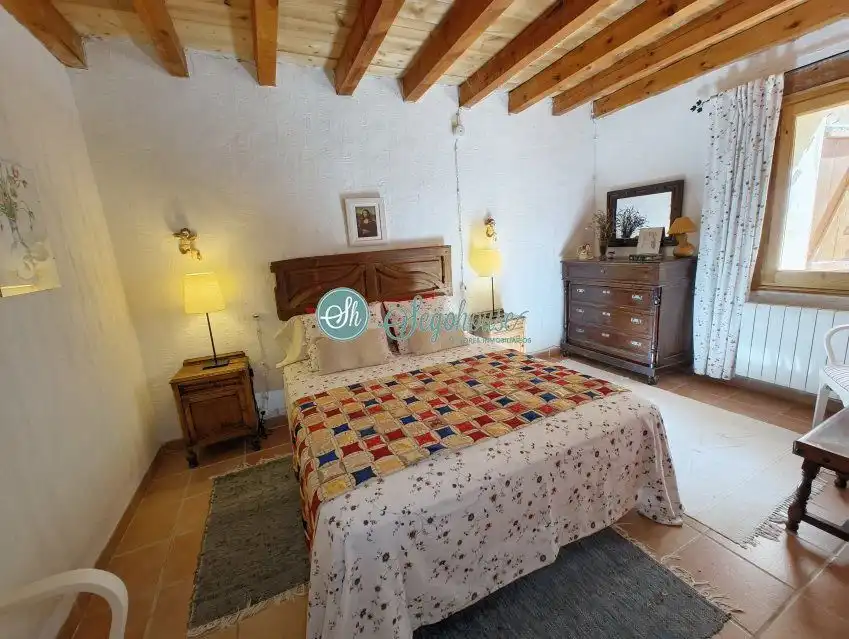 Habitación de Casa o chalet en venta en Escobar de Polendos con Calefacción y Trastero