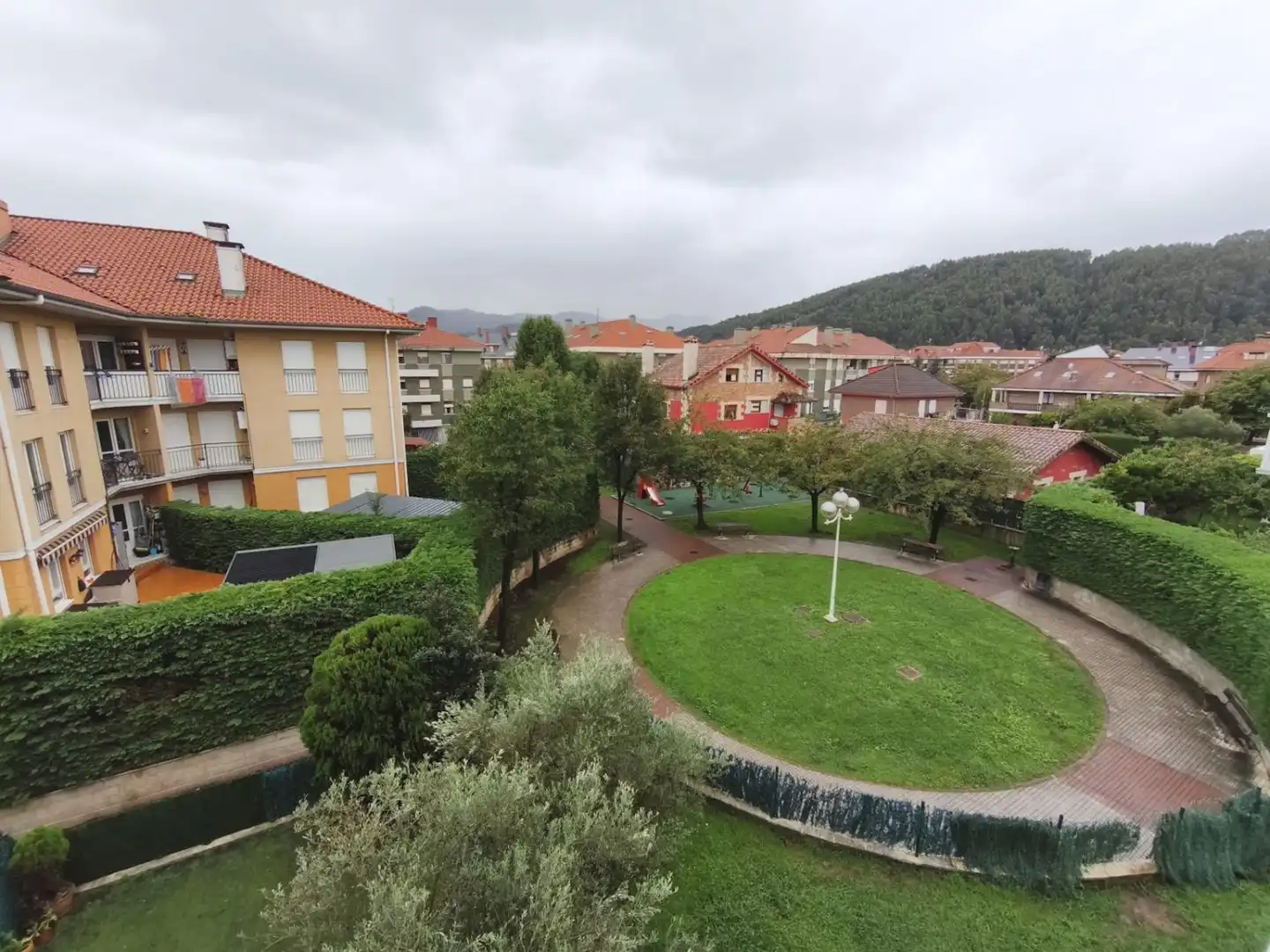 Vista exterior de Piso en venta en Cartes con Calefacción y Trastero