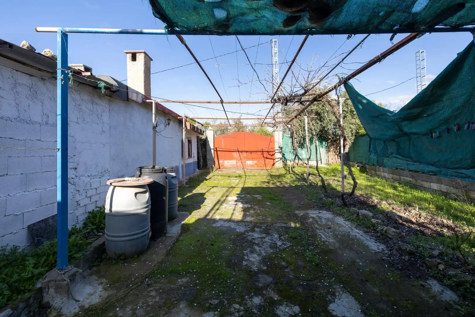 Country homes for sale in Villa de Otura  with Storage room