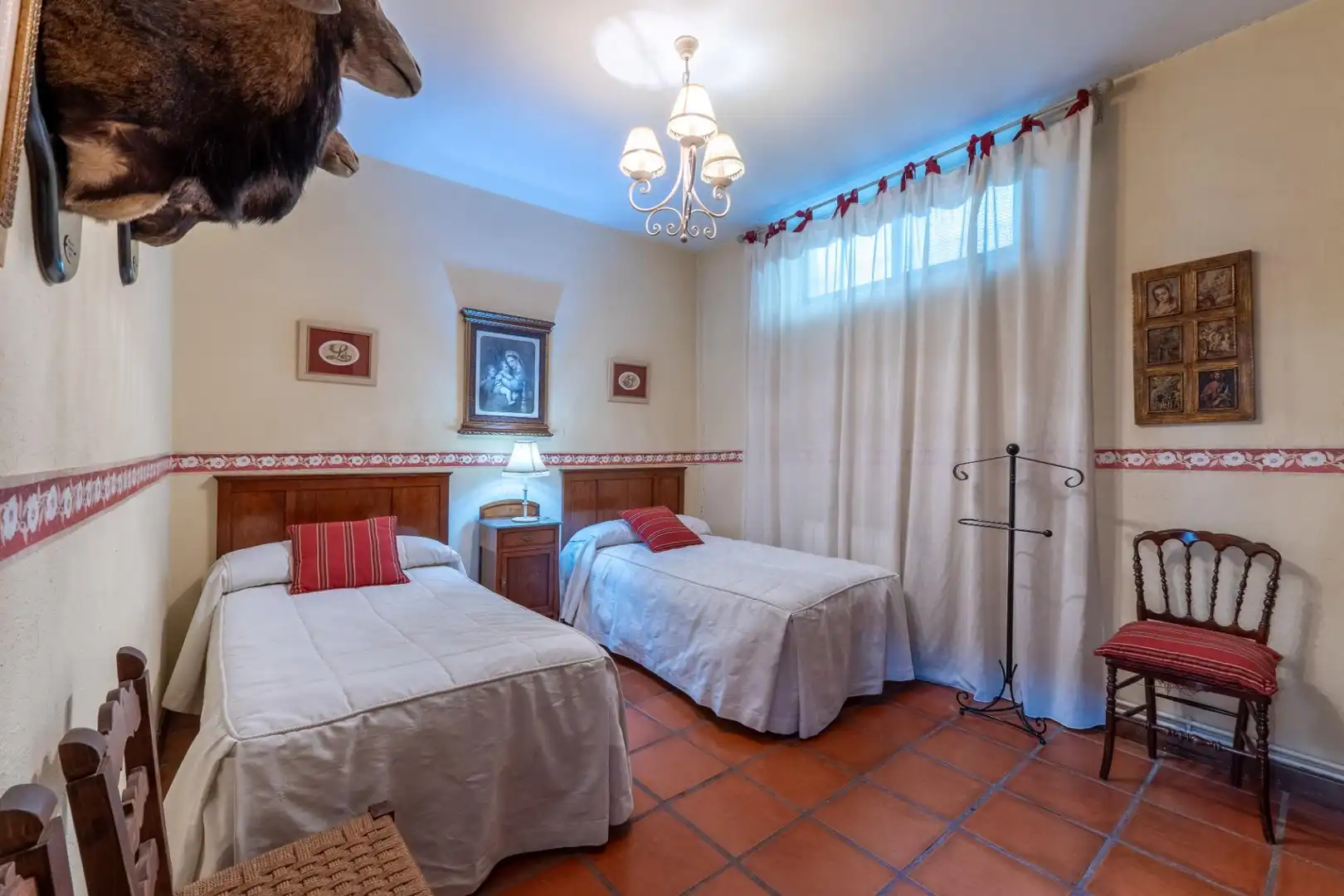 Dormitori de Casa o xalet en venda en Córdoba amb Aire condicionat, Calefacció i Jardí privat