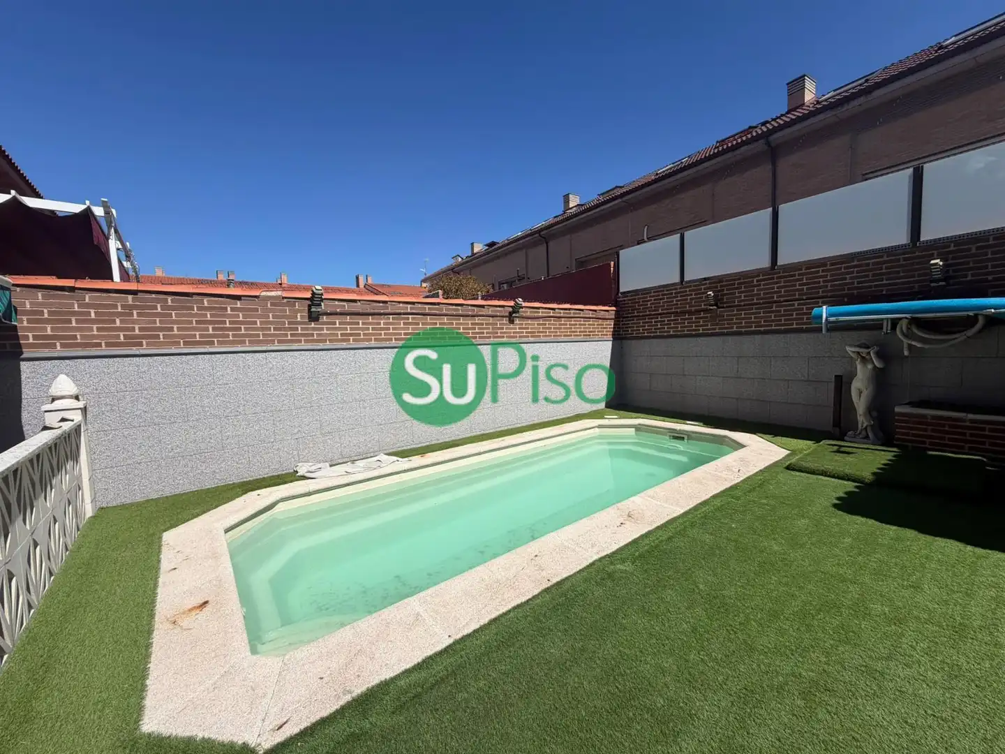 Villa mit Pool zum Verkauf in Calle Arenal 5
