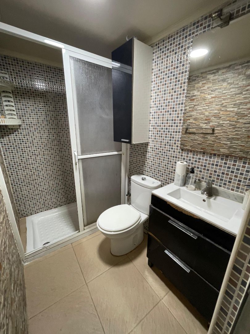 Baño de Piso en venta en  Melilla Capital con Aire acondicionado, Horno y Lavadora