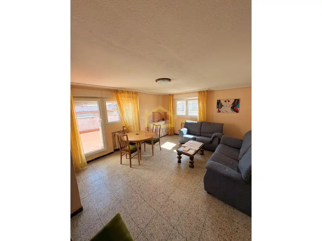 Sala de estar de Ático en venta en Salamanca