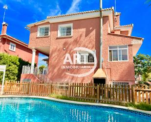 Vista exterior de Casa o xalet en venda en Paterna amb Aire condicionat, Calefacció i Jardí privat