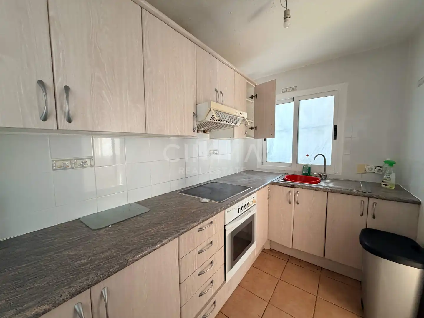 Cuina de Casa o xalet en venda en La Nucia amb Jardí privat, Terrassa i Traster