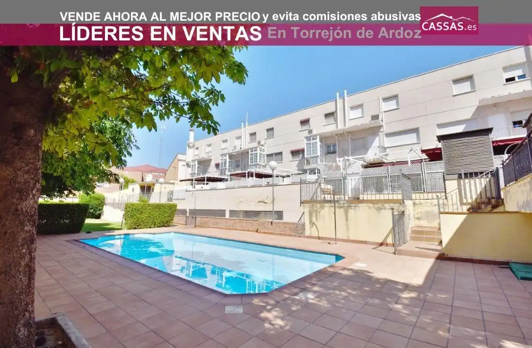 Bajo con piscina en venta en Calle DEL ALMENDRO, imagen 11